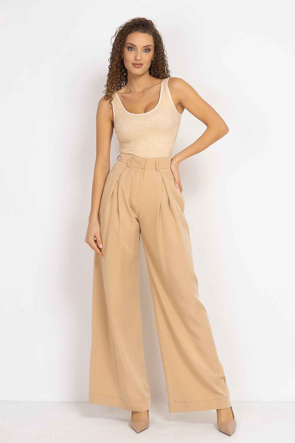 LACE BODYSUIT WITH DEEP SCOOP NECKLINE BEIGE - ESSENTIALS