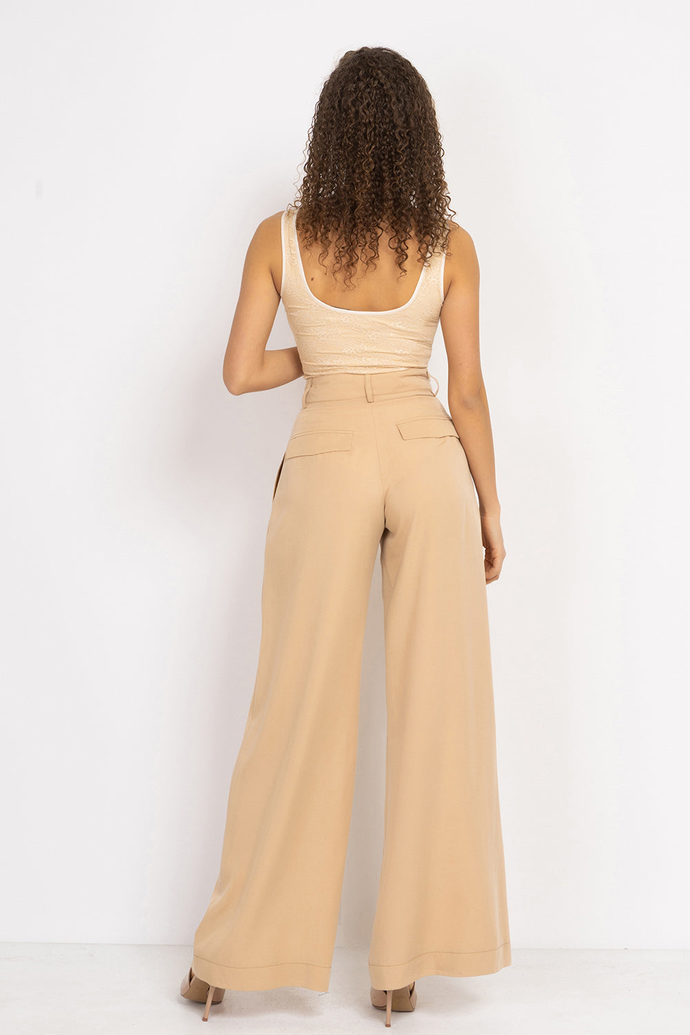 BEIGE LOOSE-FIT LYOCELL PANTS WITH PLEATS - ESSENTIALS