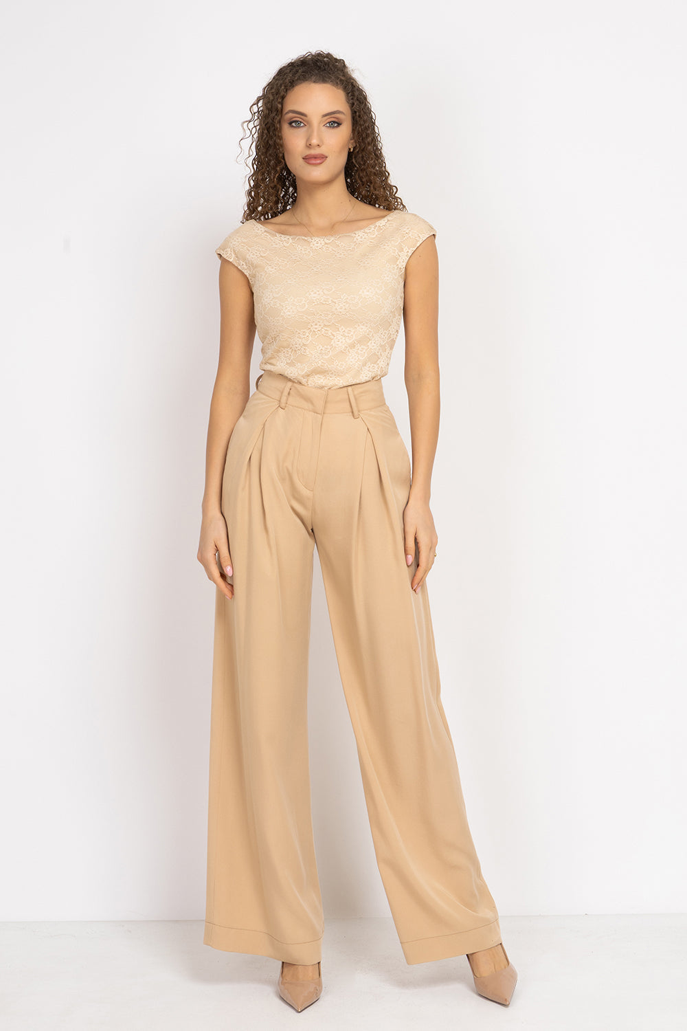 DOUBLE-LAYER LACE TOP WITH BOAT NECKLINE IN BEIGE - ESSENTIALS