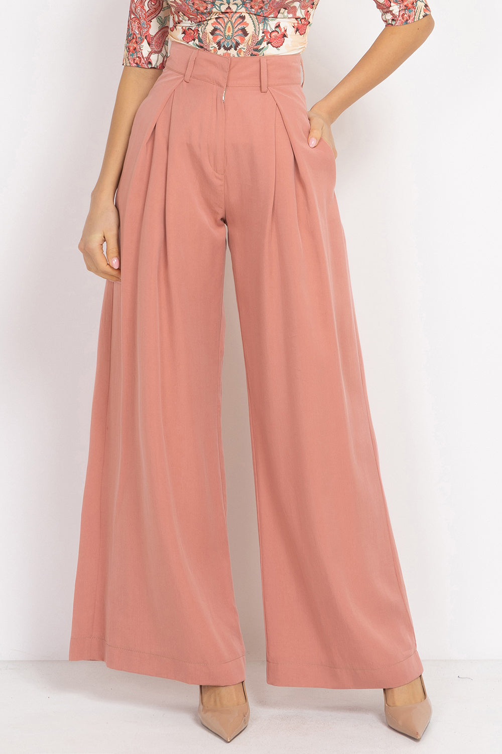 POWDER LOOSE-FIT LYOCELL PANTS WITH PLEATS - ESSENTIALS JIORO СВОБОДЕН ПАНТАЛОН ОТ ЛИОСЕЛ В ЦВЯТ ПУДРА - ESSENTIALS JIORO