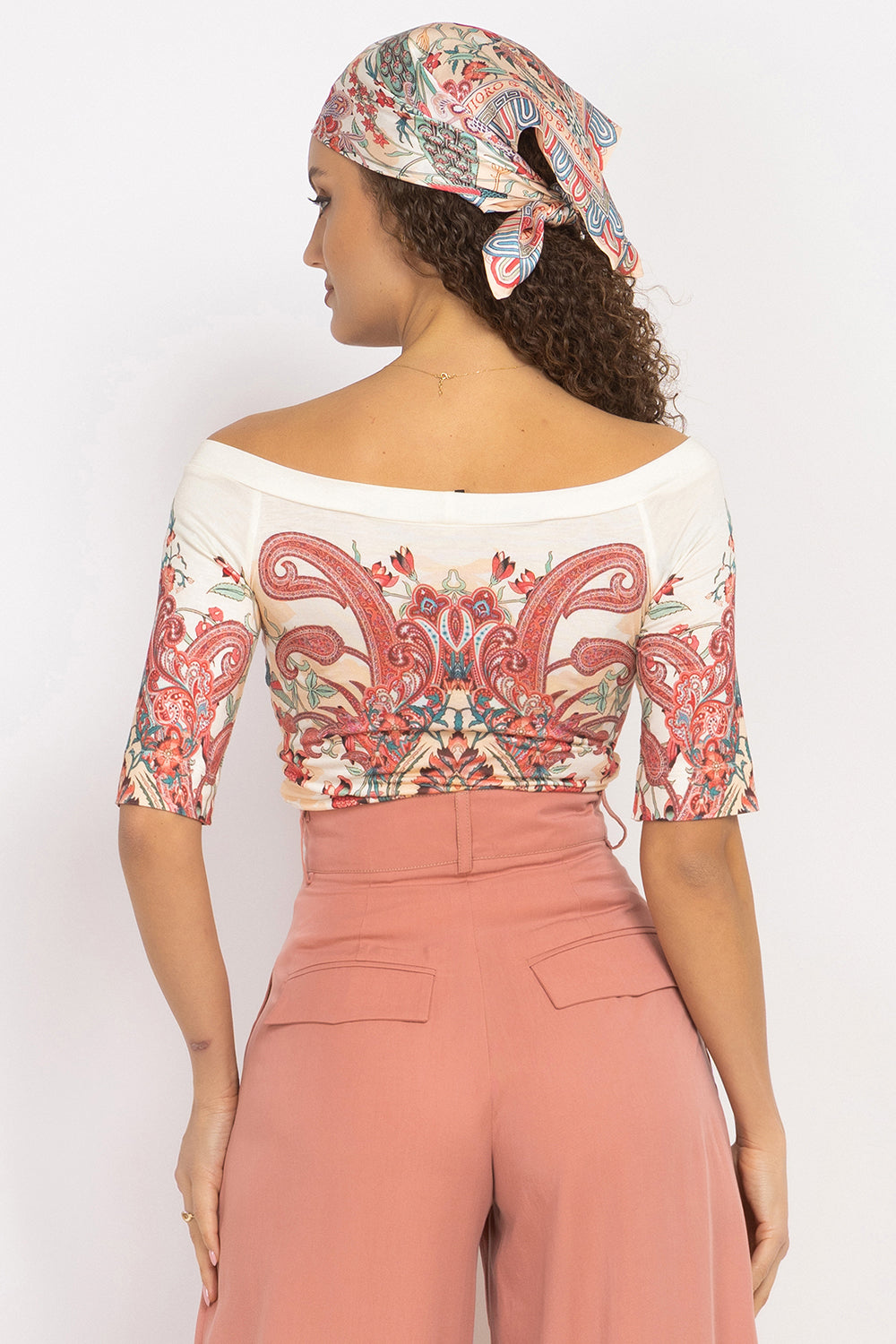 VISCOSE TOP WITH OFF-SHOULDER NECKLINE - PAISLEY RED JIORO ТОП ОТ ВИСКОЗА С ПАДНАЛИ РАМЕНА - PAISLEY RED JIORO