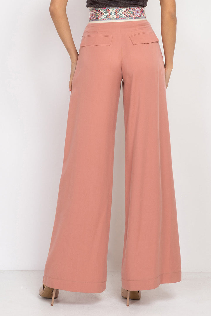 POWDER LOOSE-FIT LYOCELL PANTS WITH PLEATS - ESSENTIALS JIORO СВОБОДЕН ПАНТАЛОН ОТ ЛИОСЕЛ В ЦВЯТ ПУДРА - ESSENTIALS JIORO