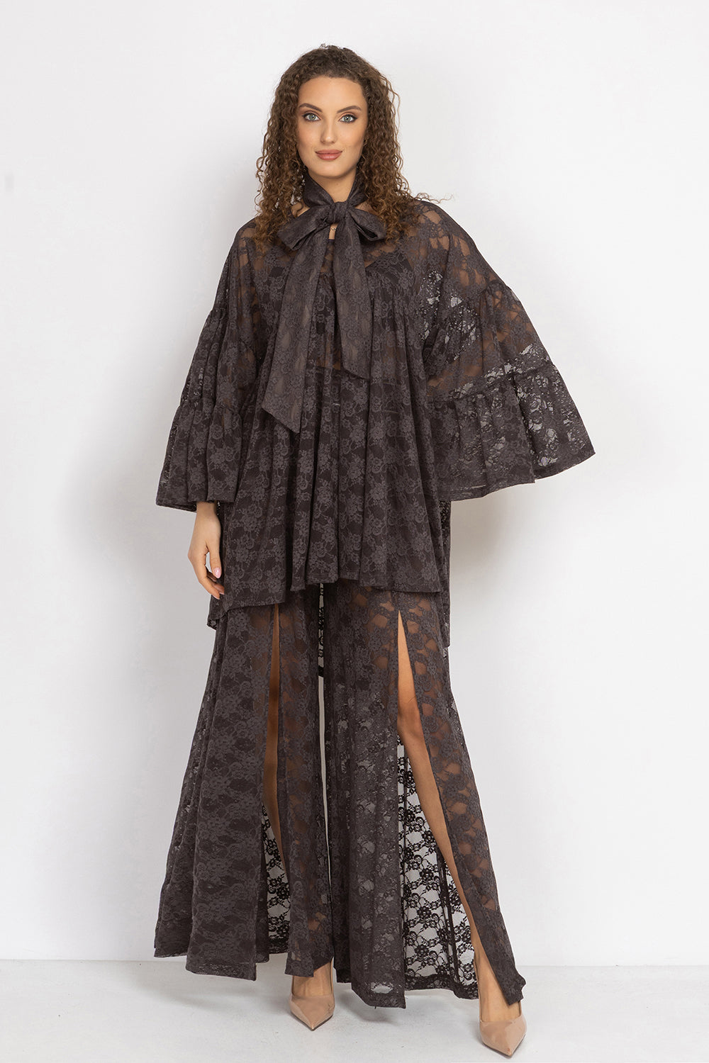 ASYMMETRIC LACE TUNIC WITH GATHERED DETAILS ESPRESSO - ESSENTIALS JIORO АСИМЕТРИЧНА ДАНТЕЛЕНА ТУНИКА С НАБОРИ В ЕСПРЕСО – ESSENTIALS JIORO