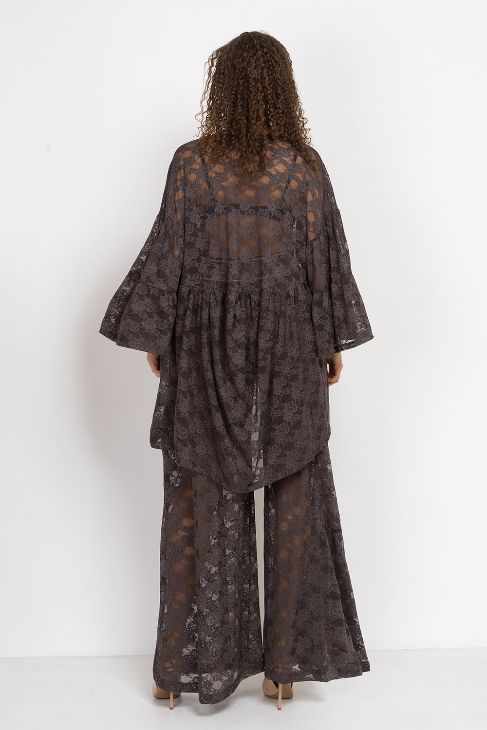 ASYMMETRIC LACE TUNIC WITH GATHERED DETAILS ESPRESSO - ESSENTIALS JIORO АСИМЕТРИЧНА ДАНТЕЛЕНА ТУНИКА С НАБОРИ В ЕСПРЕСО – ESSENTIALS JIORO