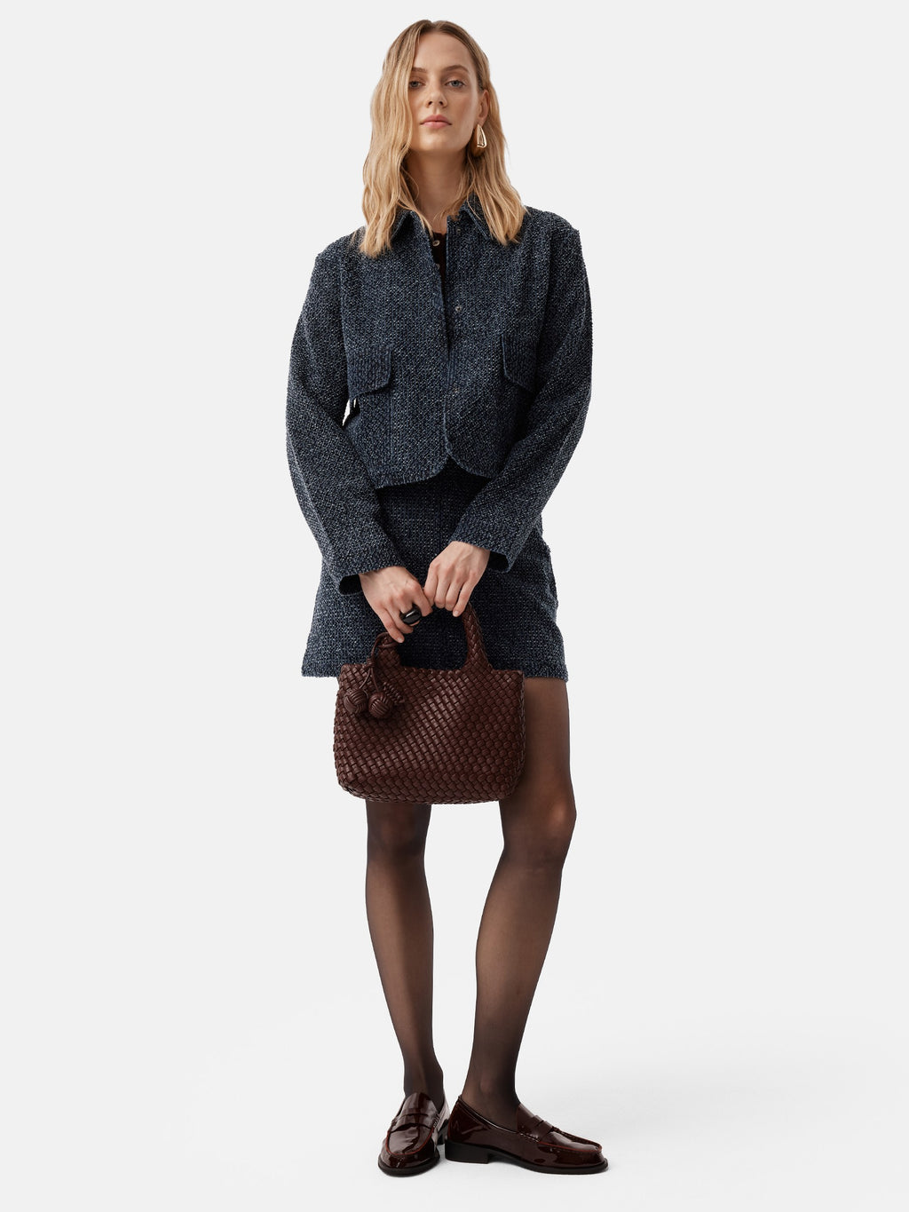 fe993feebea1144d502d7e8b906ca216