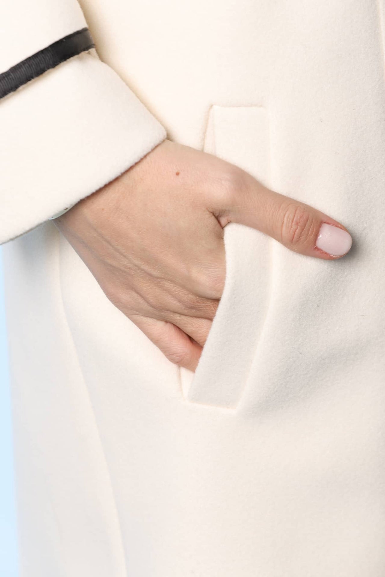 MANTEAU LONG YVN POWER STATEMENT