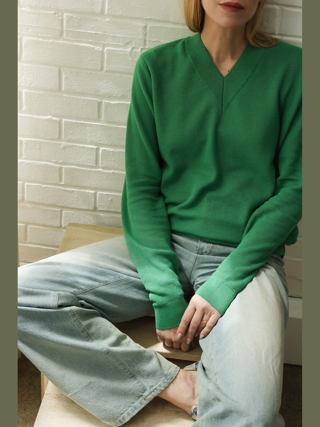 GENE - Fern Frame V-Neck Sweater - Fashion Roots
